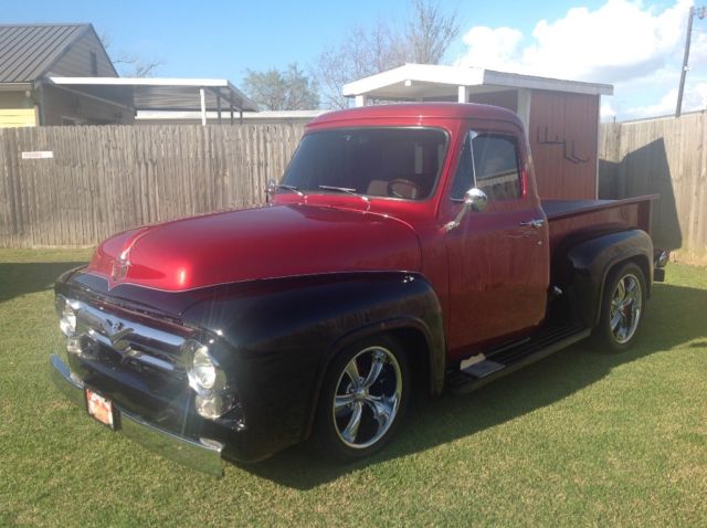 1953 Ford F-100 Red and black