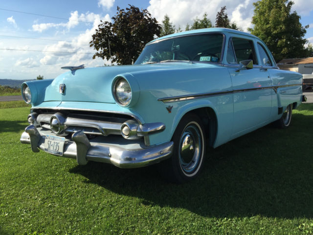 1954 Ford Customline Club Coupe