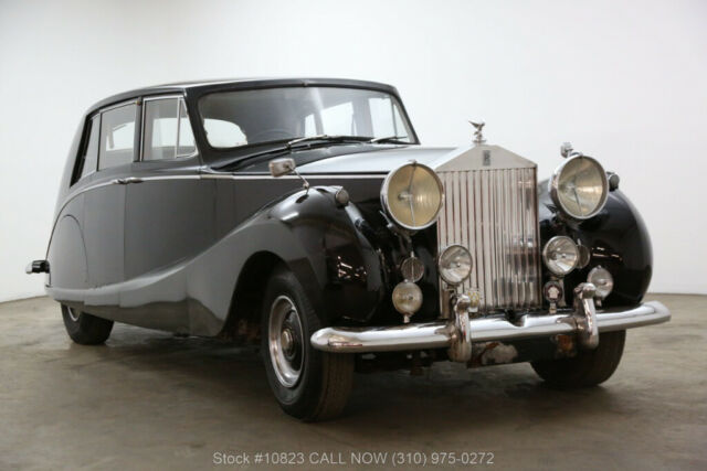 1954 Rolls-Royce Silver Wraith Limousine by Hooper