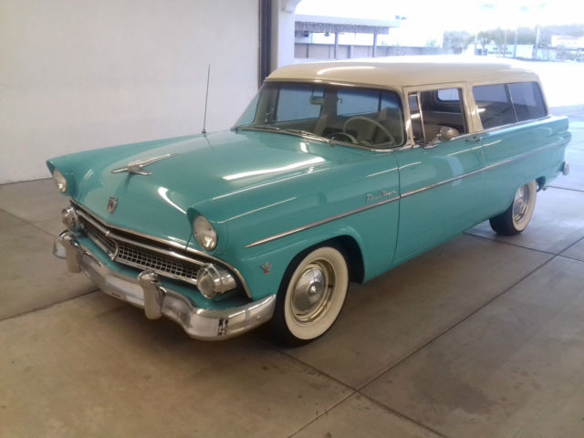 1955 Ford two-door station wagon