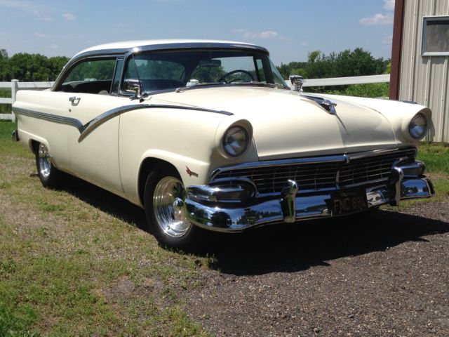 1956 Ford 2 Dr Hardtop