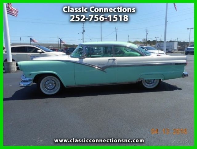 1956 Ford Fairlane DELUXE
