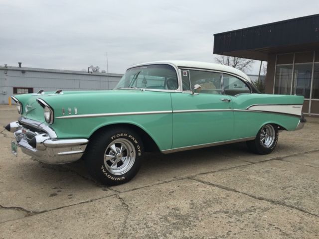 1957 Chevrolet Bel Air/150/210 SPORTS COUPE