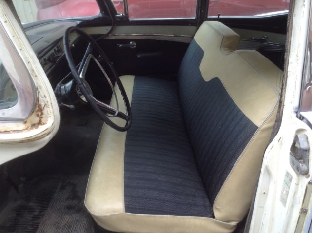 1957 Ford Fairlane 500 4 Door Town Sedan for sale: photos, technical