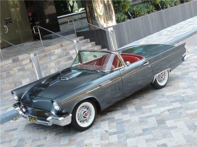 1957 Ford Thunderbird --