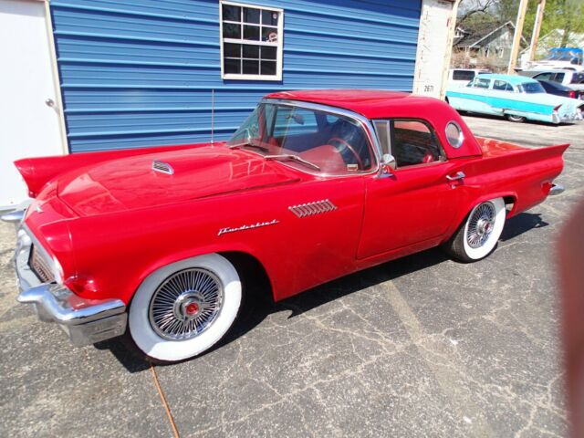 1957 Ford Thunderbird WITH HARD TOP