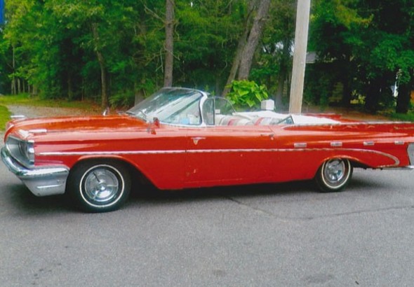 1959 Pontiac Bonneville --