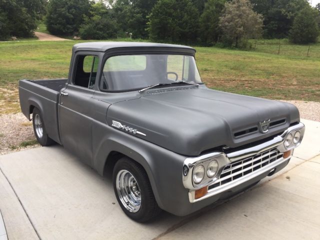 1960 Ford F-100 Short bed styleside