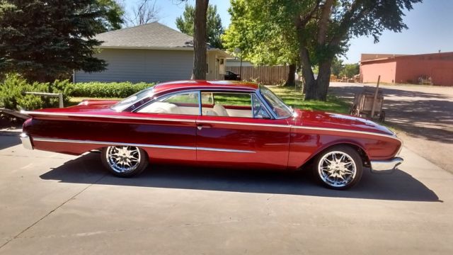 1960 Ford Galaxie Starliner