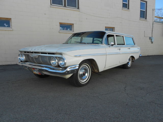 1961 Chevrolet Parkwood wagon