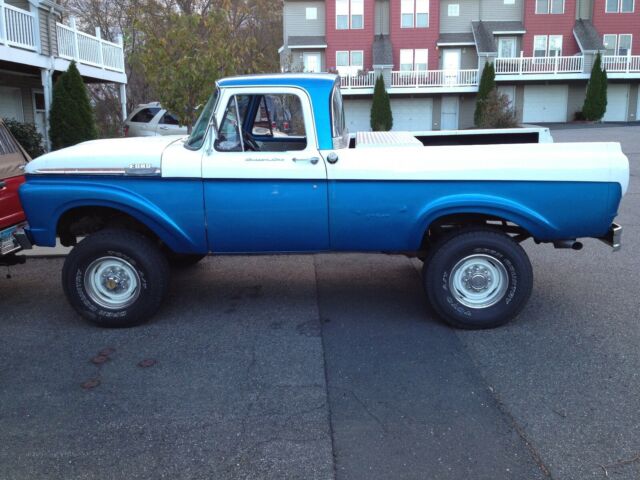 1961 Ford F-100 --