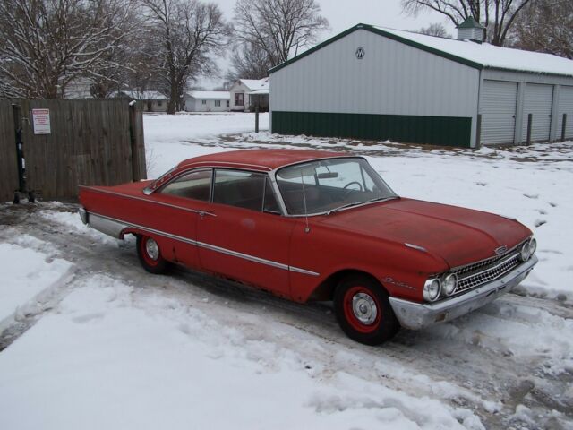 1961 Ford Galaxie STARLINER