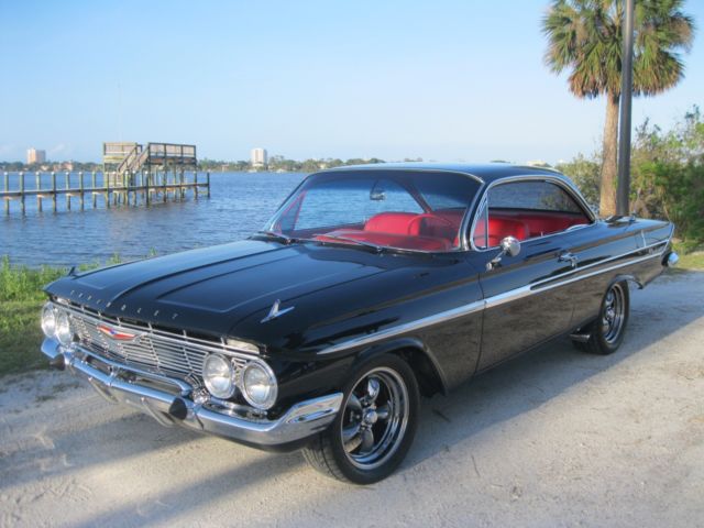 1961 Chevrolet Impala SS 2 Dr Coupe