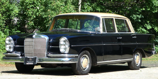 1961 Mercedes-Benz 200-Series