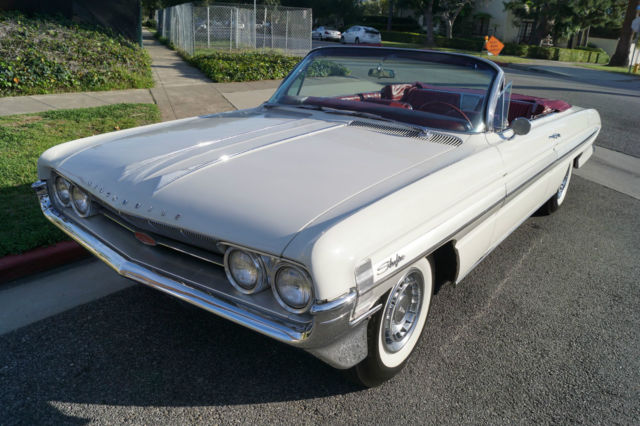 1961 Oldsmobile Starfire 394/330HP V8 CONVERTIBLE WITH FACTORY A/C