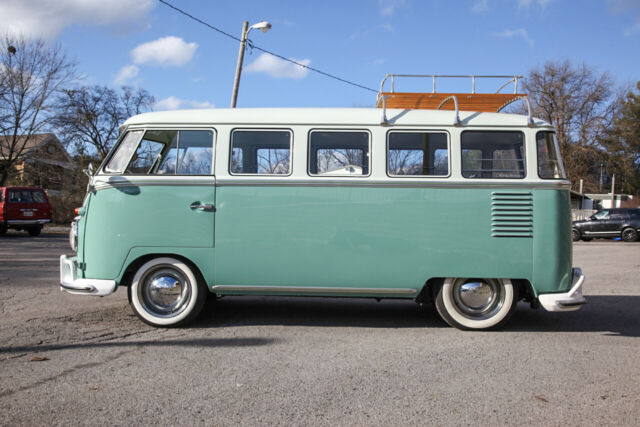 1961 Volkswagen Bus/Vanagon Type 2 15-Window Bus