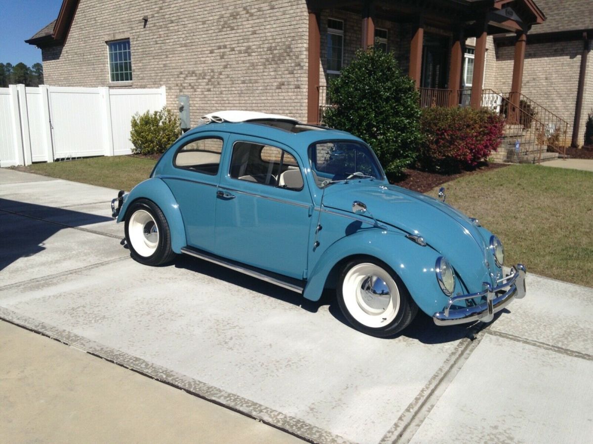 1961 Volkswagen Beetle - Classic Ragtop