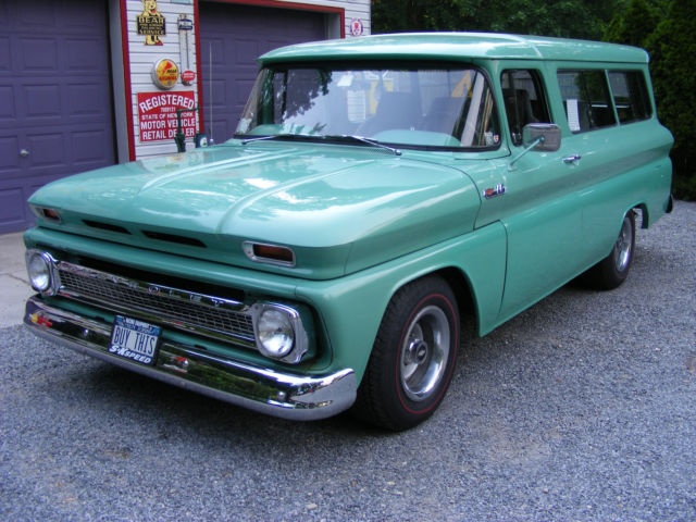 1962 Chevrolet Suburban stock