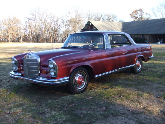 1962 Mercedes-Benz 200-Series coupe