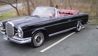 1963 Mercedes-Benz 200-Series leather