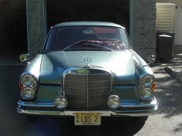 1963 Mercedes-Benz 200-Series