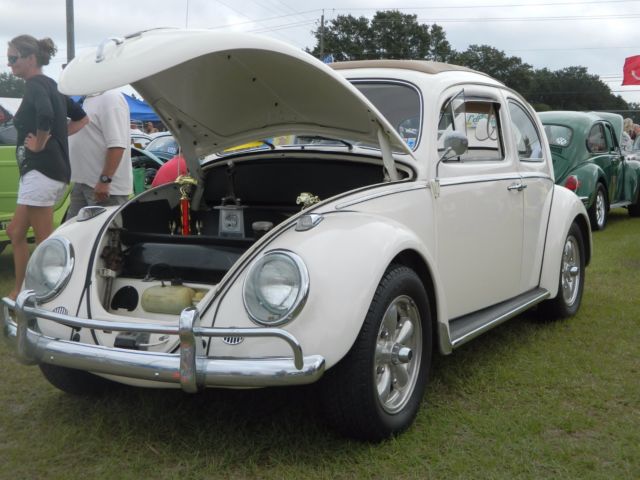 1963 Volkswagen Beetle - Classic Roll-Back Sunroof