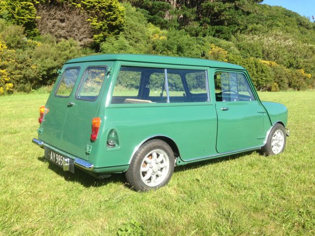 1964 Mini Classic Mini green
