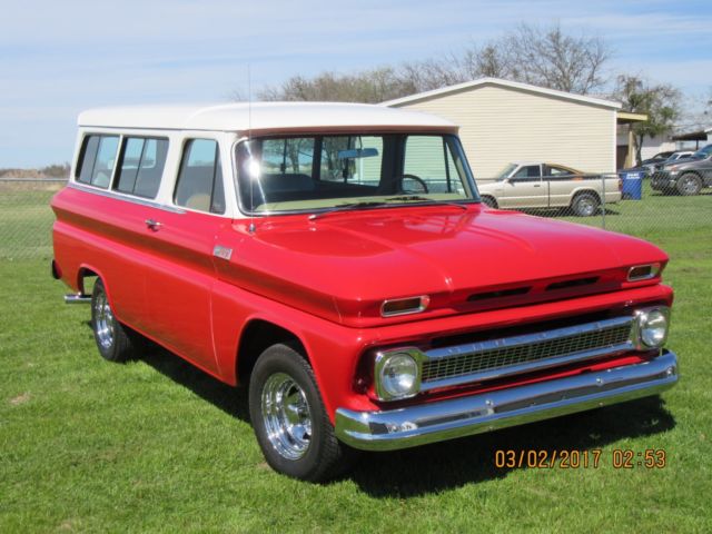 1965 Chevrolet Suburban Custom