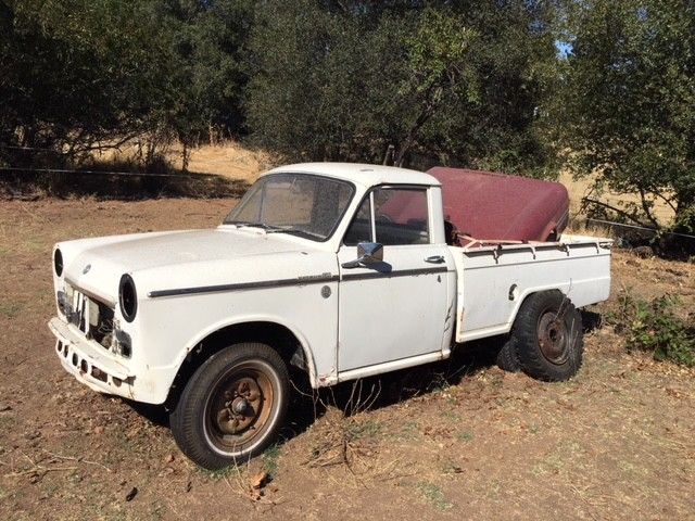 1964 Datsun Pickup 320 Delux, wide stainless trim