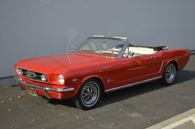 1965 Ford Mustang 289 Power Top, New interior, new top awesome condi