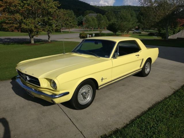 1965 Ford Mustang 302cui V8 4 Speed --