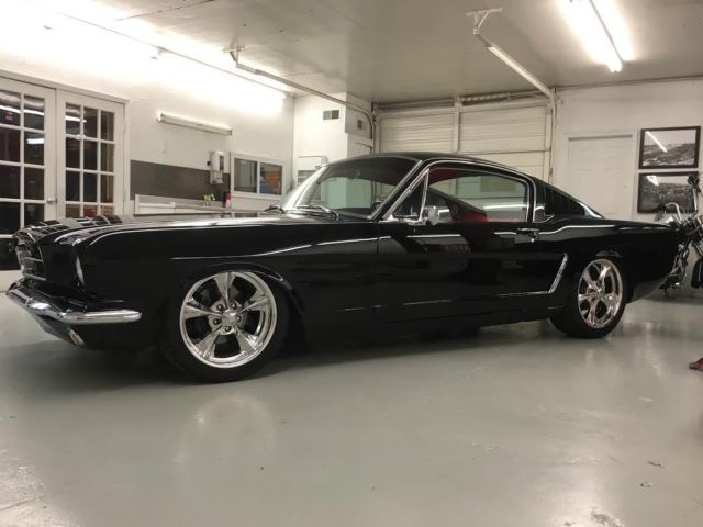 1965 Ford Mustang FASTBACK 2 + 2 RESTO MOD
