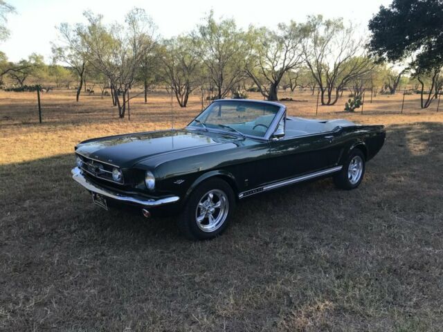 1965 Ford Mustang GT Convertible, A-code 289, 4-speed