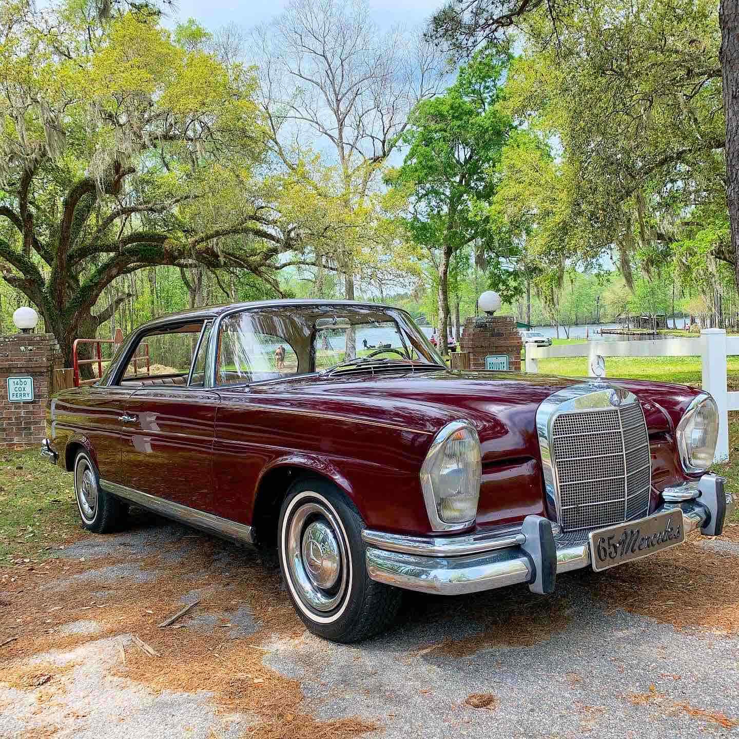 1965 Mercedes-Benz 220SE coupe 4 speed