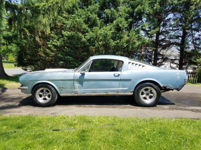 1965 Ford Mustang fastback 2+2