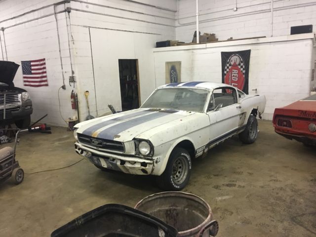 1965 Ford Mustang 4 SPEED