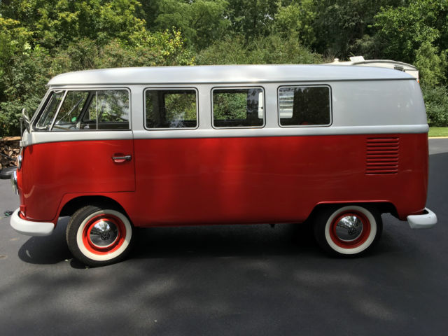1965 Volkswagen Bus/Vanagon Kombi Walkthru