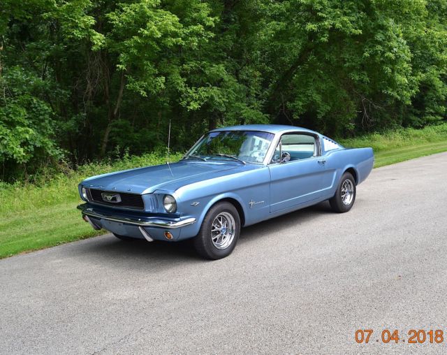 1966 Ford Mustang 289 AUTO FASTBACK