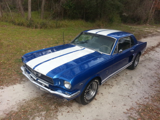 1966 Ford Mustang V8 COUPE