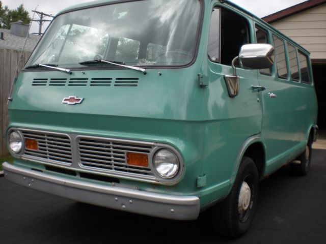 1967 Chevrolet G20 Van Sportvan108