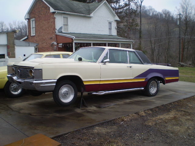 1967 Chrysler Imperial crown