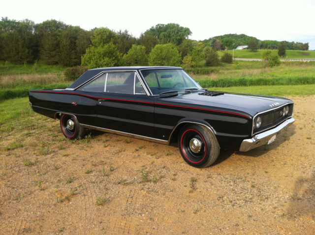 1967 Dodge Coronet R/T 440 4 speed, orig Black w/ Red accent stripes!