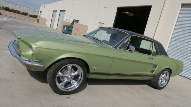 1967 Ford Mustang 289 C CODE V8 CALIFORNIA CAR! AC! PS! IVY GOLD!