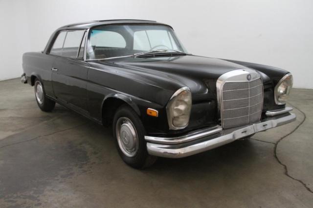 1967 Mercedes-Benz 250SE Sunroof Coupe