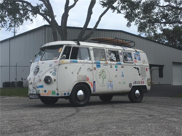 1967 Volkswagen Bus/Vanagon Pop Top