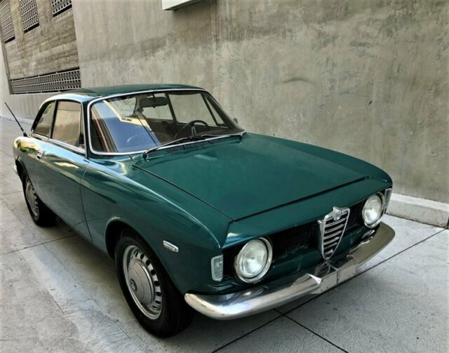 1968 Alfa Romeo Giulia GT 1300 JUNIOR