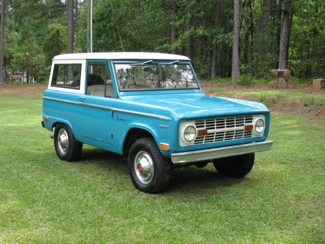 1969 Ford Bronco 2 Door Wagon with tailgate and liftgate