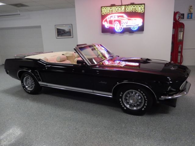 1969 Ford Mustang Buckets with Console