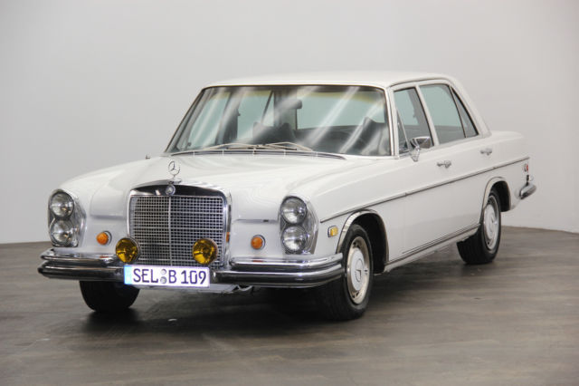 1969 Mercedes-Benz 200-Series 280SEL ~ Long Wheelbase Version