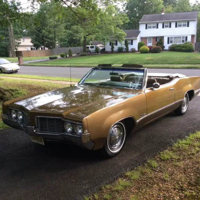 1969 Oldsmobile Delta 88 2-door Convertible-All Original-2 owner garage